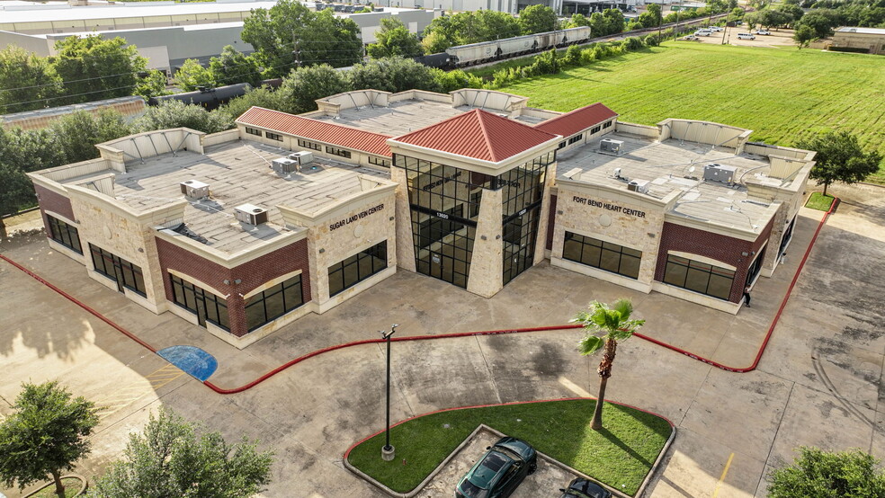 13020 Dairy Ashford Rd, Sugar Land, TX for lease - Building Photo - Image 3 of 12