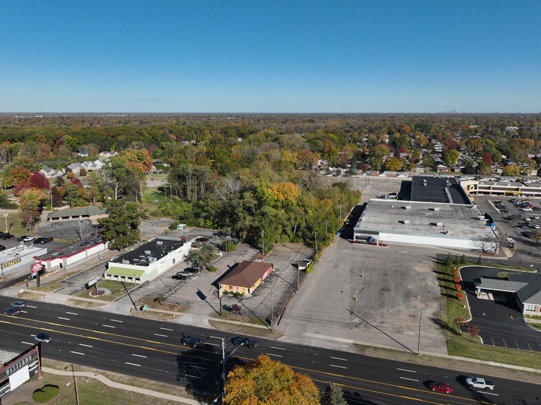 7420 N Wayne Rd, Westland, MI for sale - Matterport Community - Image 3 of 22