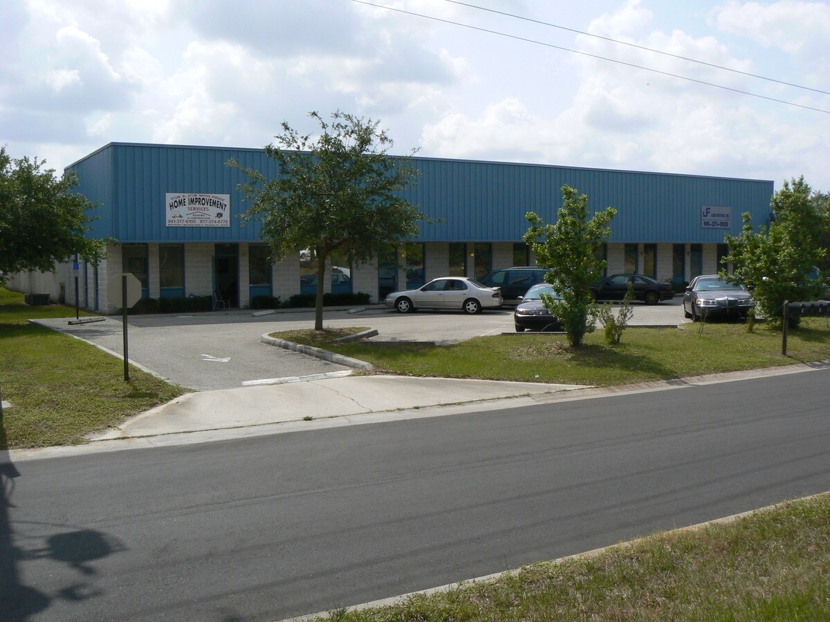 1951 Porter Lake Dr, Sarasota, FL 34240