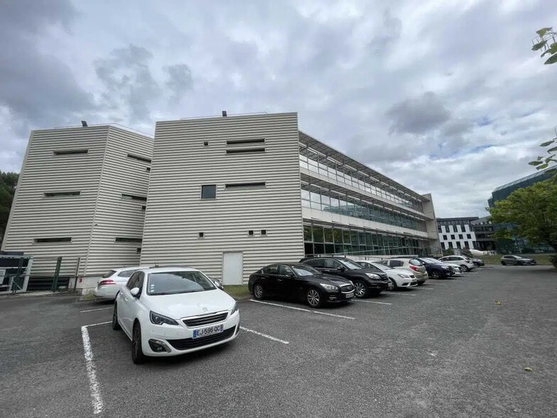 Flex in Bruges for lease - Building Photo - Image 2 of 19