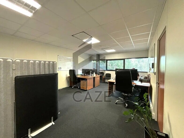 Office in Mérignac for lease - Interior Photo - Image 2 of 5