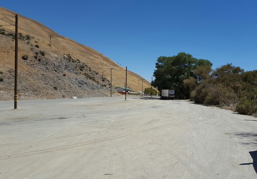 49637 Gorman Post Rd, Gorman, CA 93243