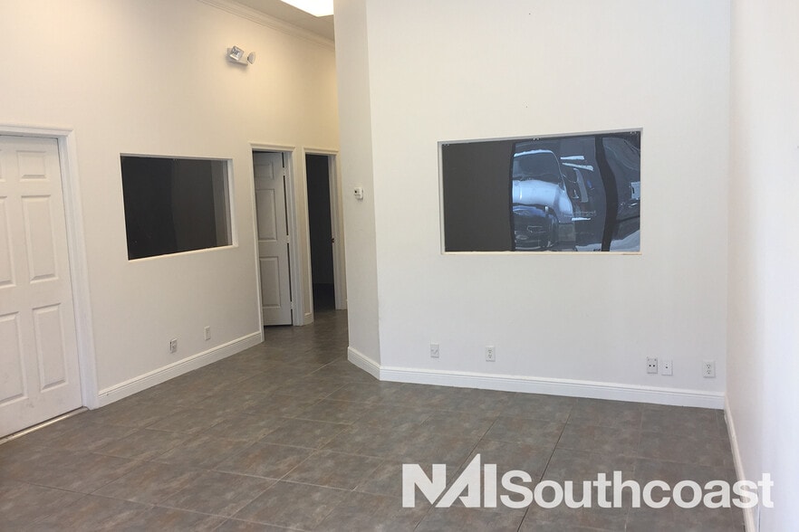 1726-1738 SW Biltmore St, Port Saint Lucie, FL for lease - Building Photo - Image 3 of 16