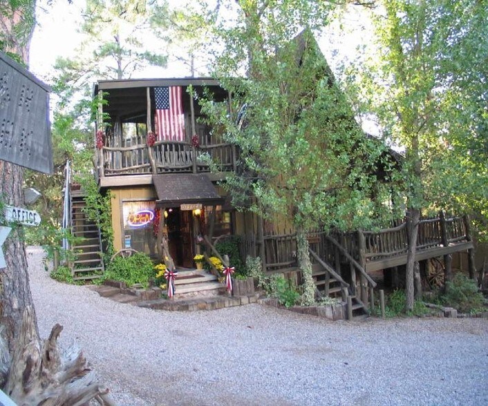 88 Main St, Pinos Altos, NM 88053