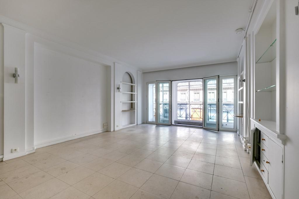 Office in Paris for lease Building Photo- Image 1 of 8