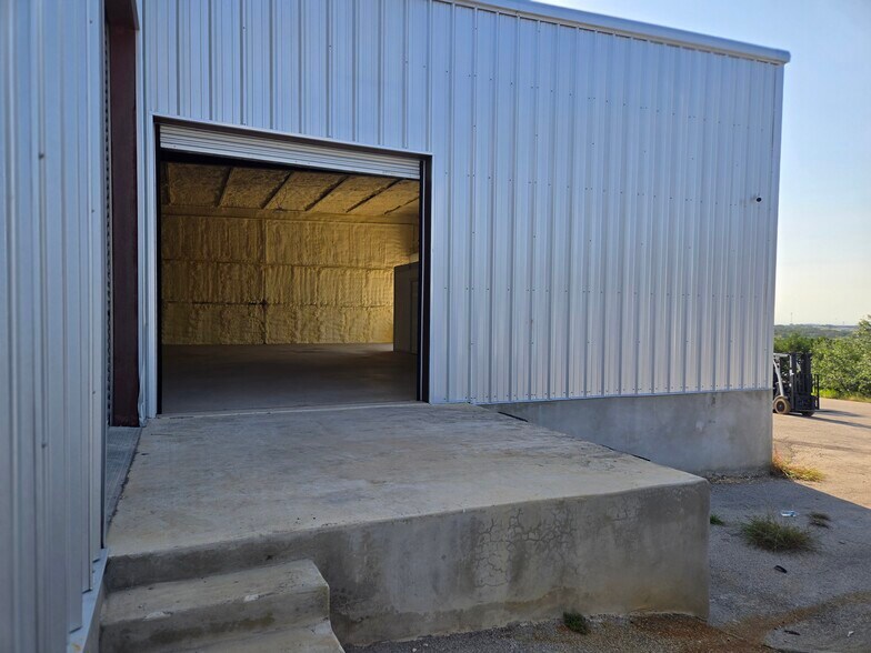 6441 Highway 46 W, New Braunfels, TX for lease - Building Photo - Image 2 of 6