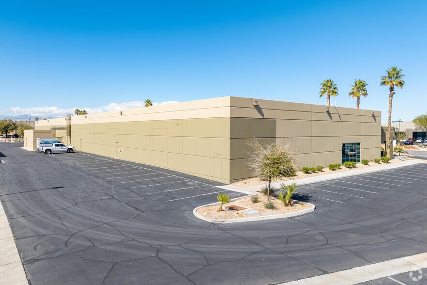 625 Pilot Rd, Las Vegas, NV for lease - Building Photo - Image 2 of 6