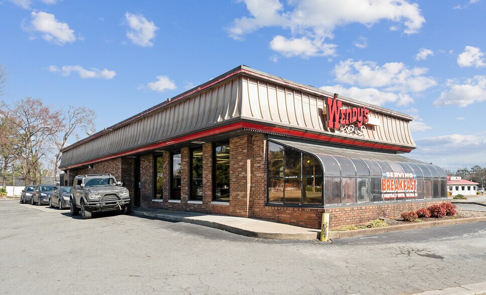 2200 E Laburnum Ave, Richmond, VA for sale - Building Photo - Image 1 of 5