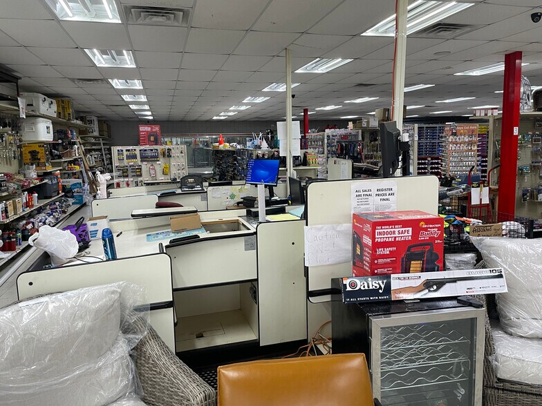 112 W 3rd St, Hermitage, AR 71647 Hardware General