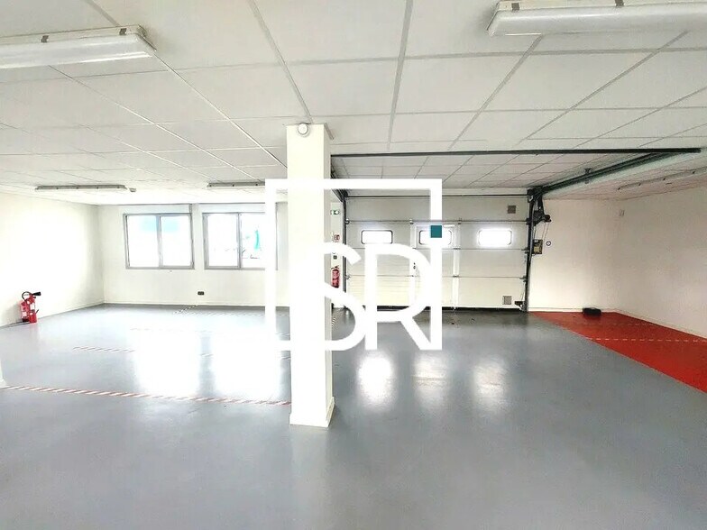 Office in Cournon-d'Auvergne for lease - Interior Photo - Image 3 of 10