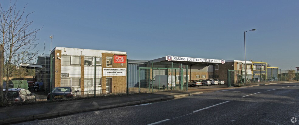 Cosgrove Way, Luton for sale - Primary Photo - Image 1 of 1