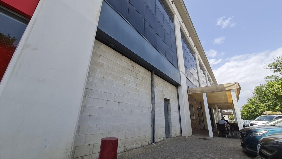 Retail in Dos Hermanas, Sevilla for sale - Building Photo - Image 2 of 5