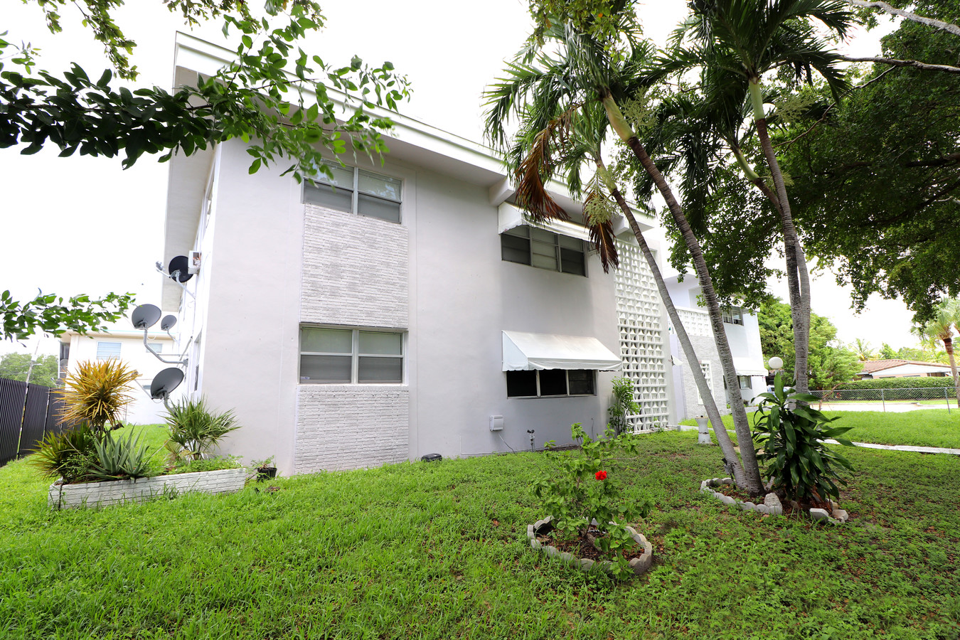 16890 NE 21st Ave, North Miami Beach, FL 33162 | LoopNet