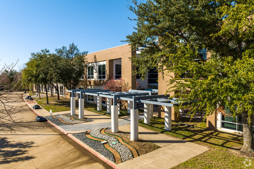 4201 Marsh Ln, Carrollton, TX for sale - Primary Photo - Image 3 of 20