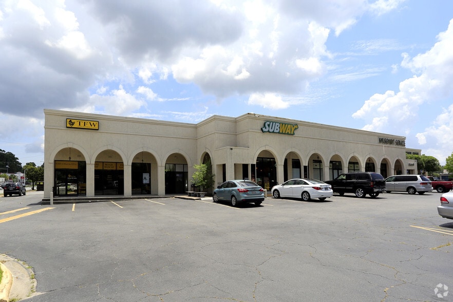5500 White Bluff Rd, Savannah, GA for lease - Building Photo - Image 3 of 5