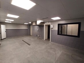 Retail in Barcelona, Barcelona for lease Interior Photo- Image 2 of 15