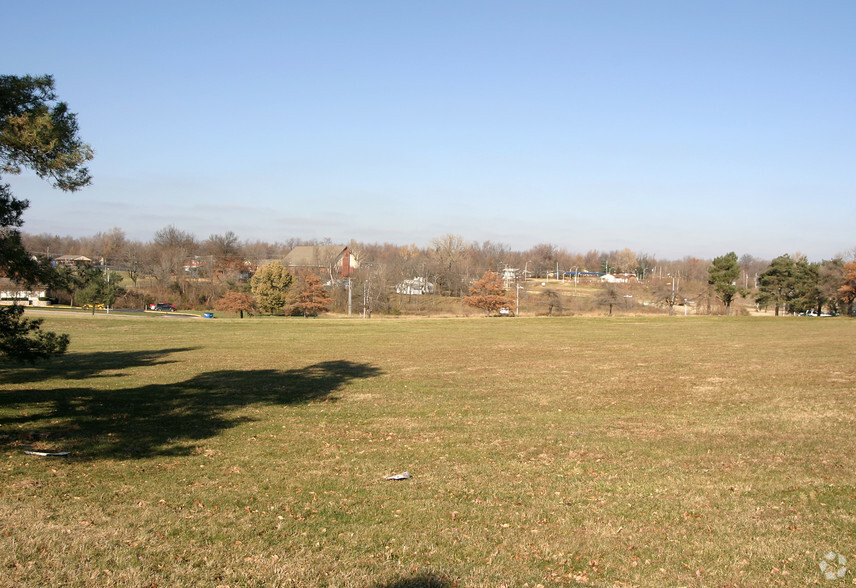 11210 Colorado Ave, Kansas City, MO for sale - Primary Photo - Image 1 of 6