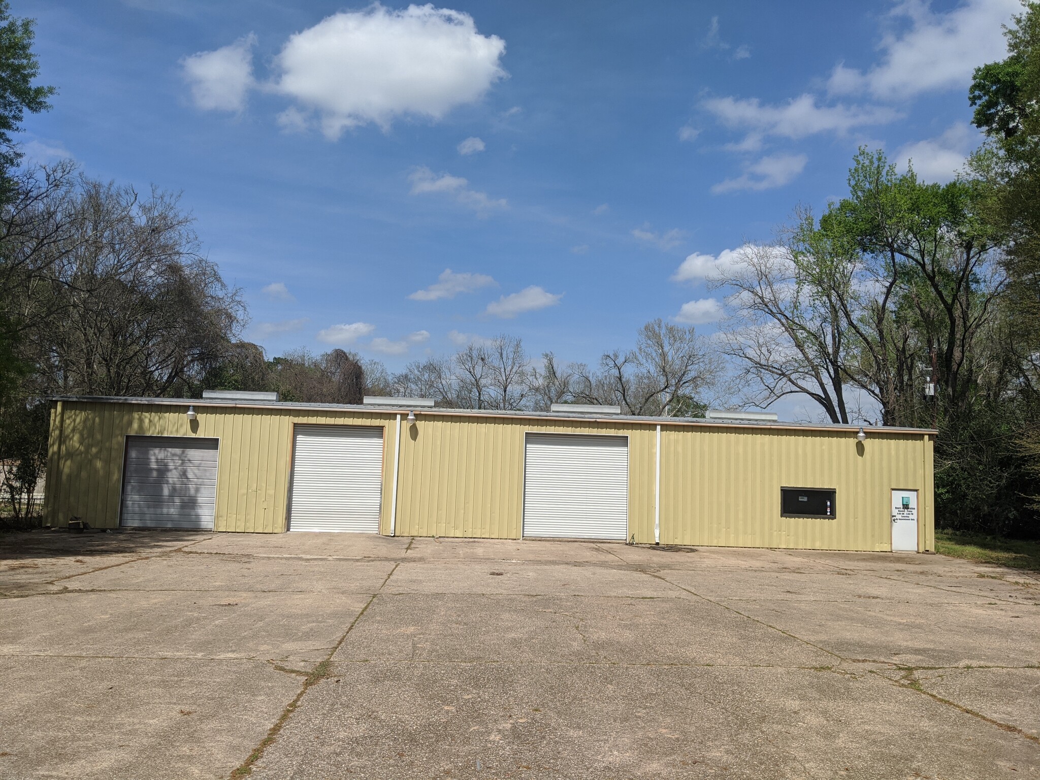 105 Hubert St, Cleveland, TX for lease Building Photo- Image 1 of 9