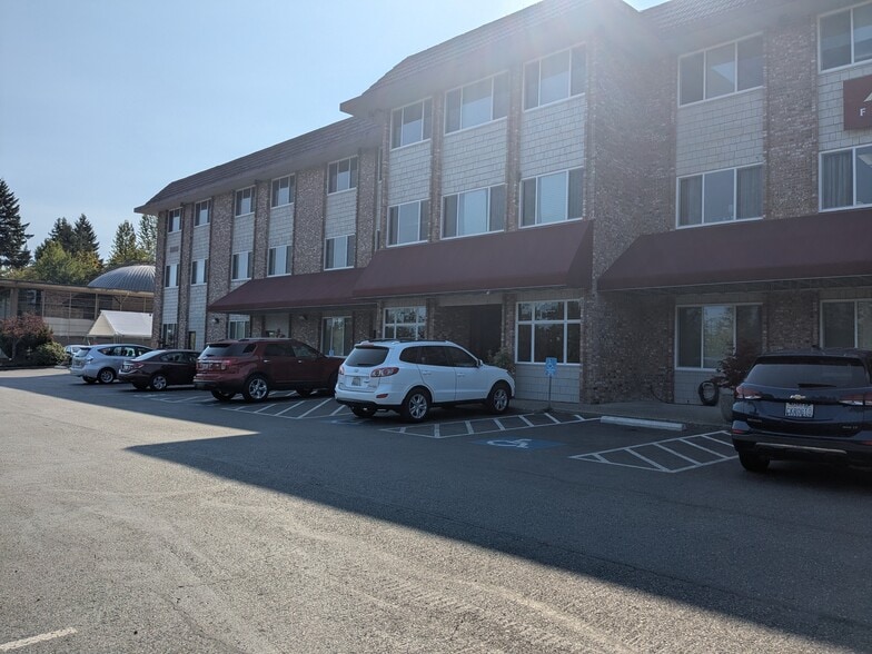 5610 Kitsap Way, Bremerton, WA for lease - Building Photo - Image 2 of 12