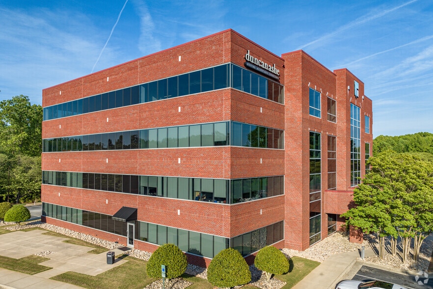 7900 McCloud Rd, Greensboro, NC for lease - Primary Photo - Image 1 of 7