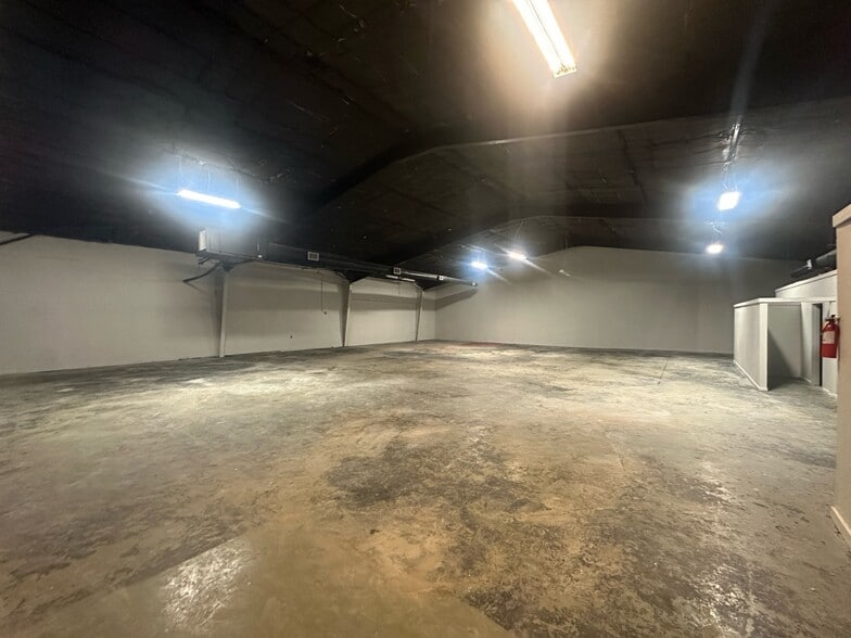 10126 Jensen Dr, Houston, TX for sale - Building Photo - Image 2 of 33