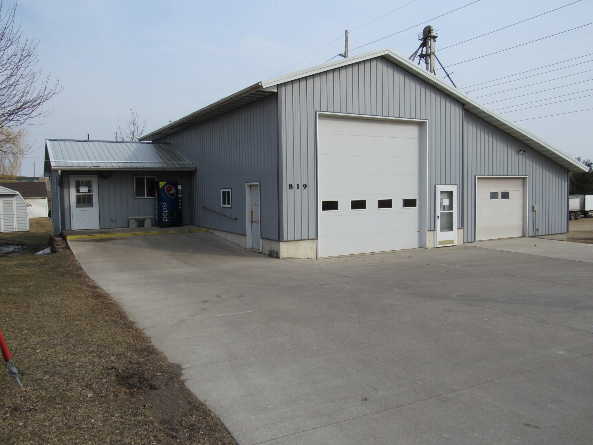 819 S Main St, Maquoketa, IA for sale Primary Photo- Image 1 of 1