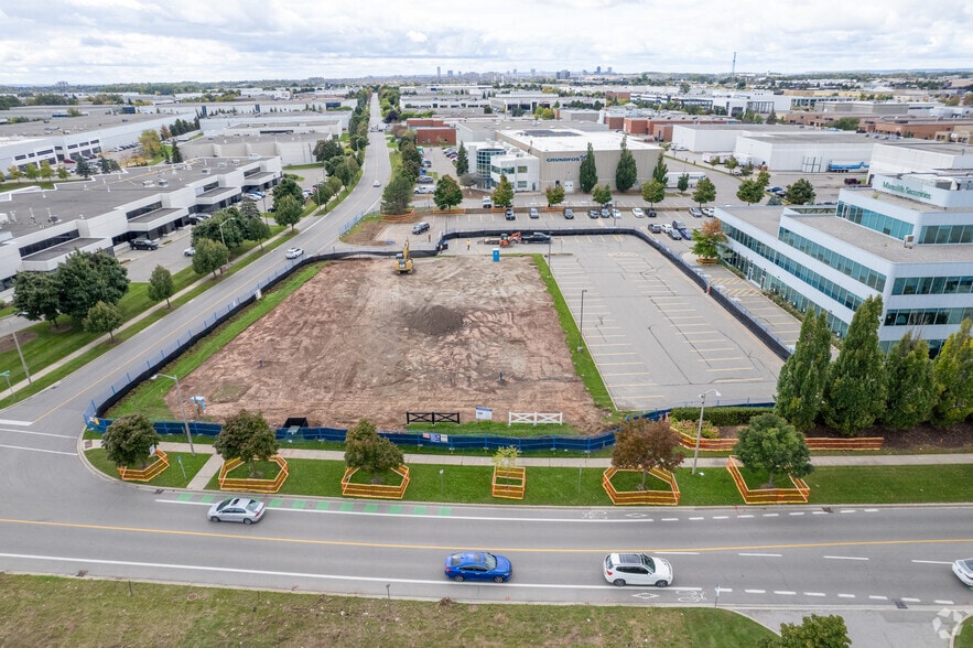 2350 Bristol Cir, Oakville, ON for lease - Building Photo - Image 2 of 3