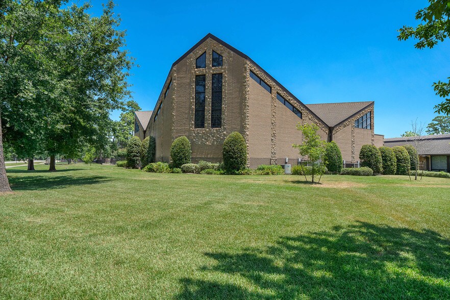 11750 Memorial Dr Houston Tx 77024 Loopnet Com