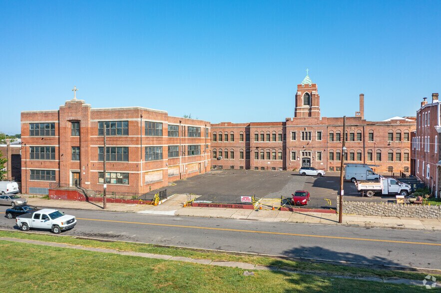 6649 Tulip St, Philadelphia, PA for lease - Primary Photo - Image 1 of 24