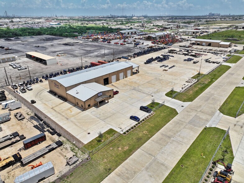 5654 Kingpin Dr, Corpus Christi, TX for sale - Building Photo - Image 1 of 7