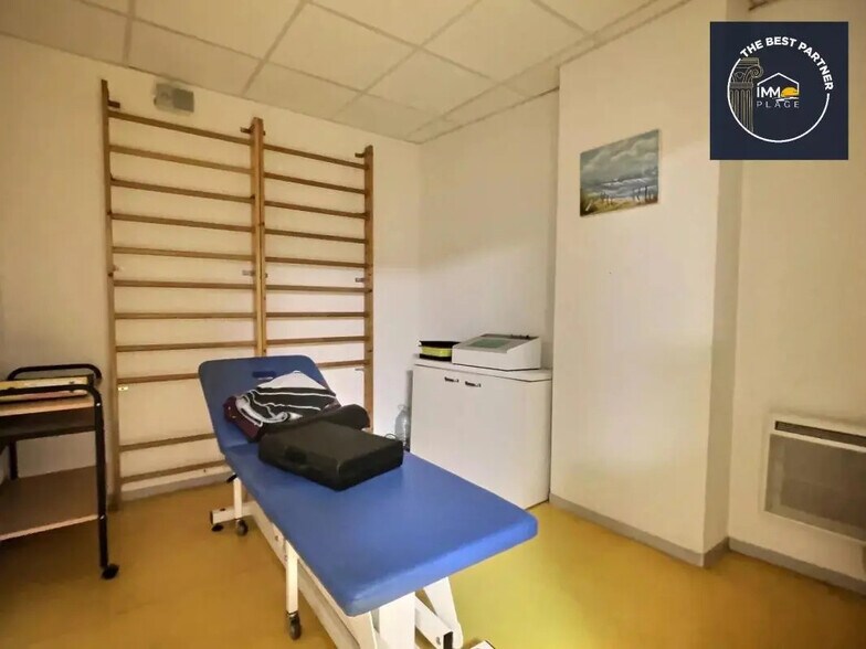 Office in Béziers for lease - Interior Photo - Image 2 of 10