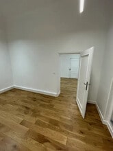 62 Rue François Ier, Paris for lease Interior Photo- Image 2 of 2