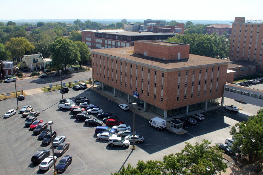 3535 S Jefferson Ave, Saint Louis, MO 63118