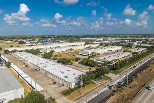 More details for 10010 W Sam Houston Pky S, Houston, TX - Flex, Industrial for Lease