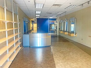 2321 Sir Barton Way, Lexington, KY for lease Interior Photo- Image 1 of 4