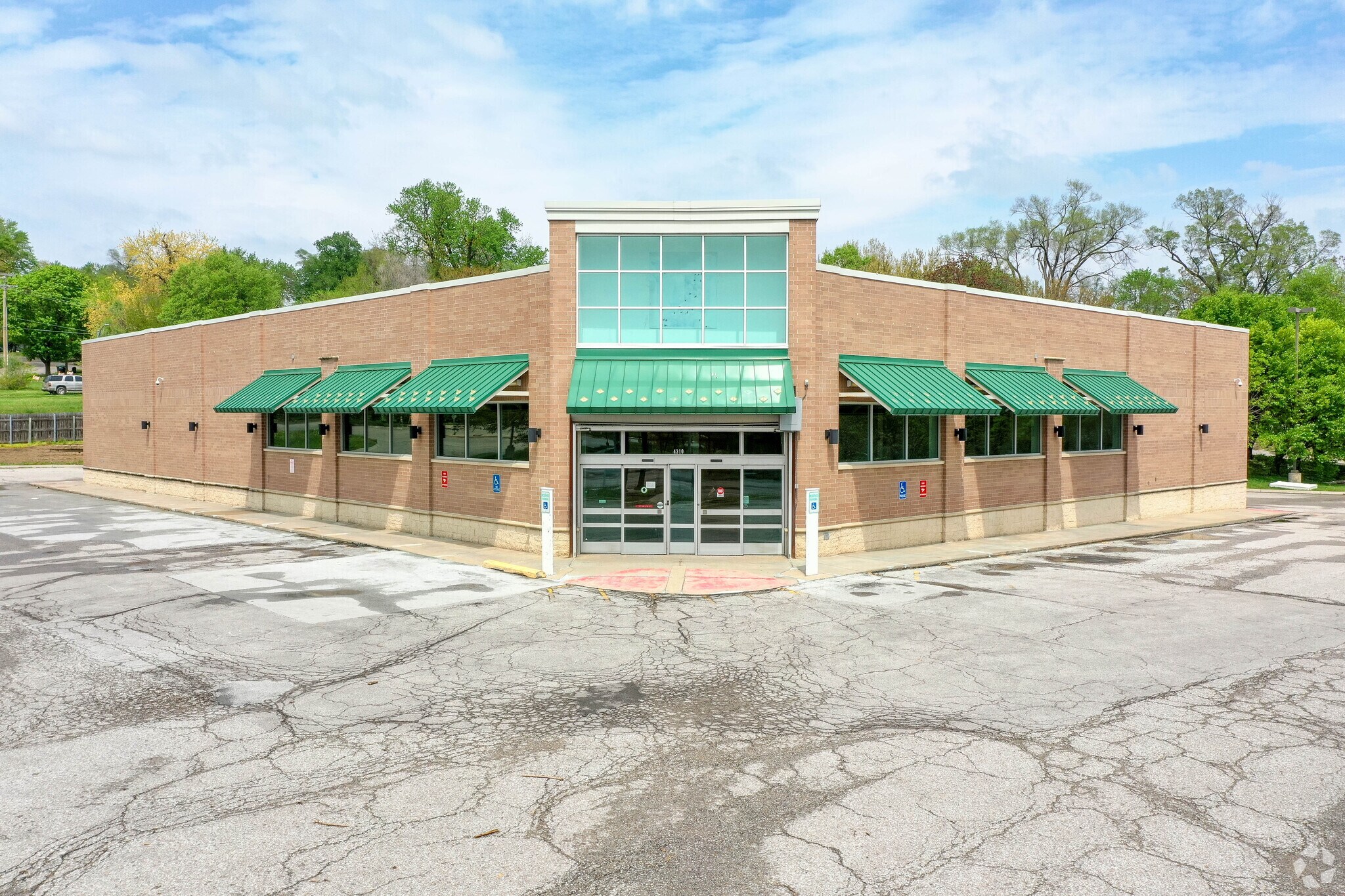 4310 Ames Ave, Omaha, NE for sale Building Photo- Image 1 of 1