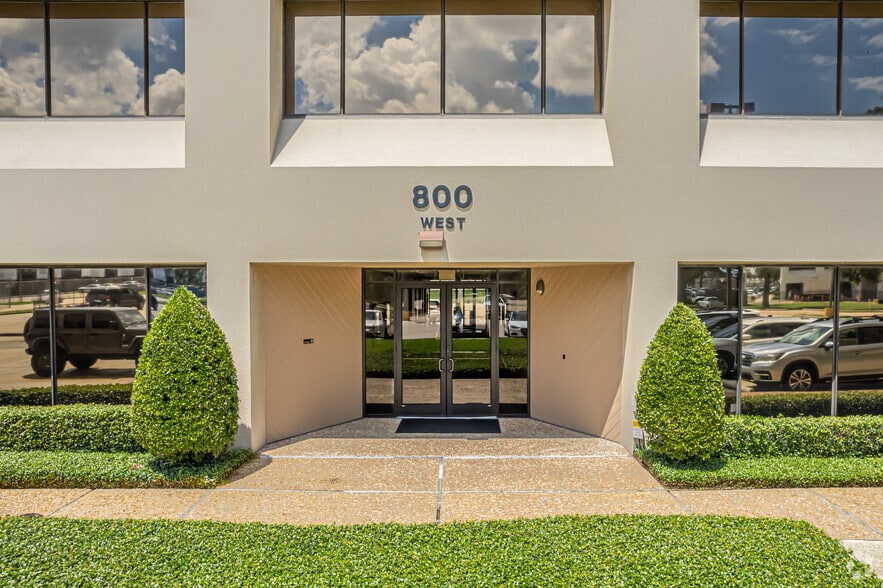 800 W Commerce Rd, New Orleans, LA for lease - Building Photo - Image 2 of 5