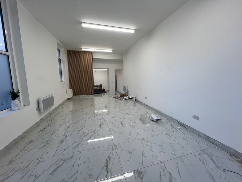 50 Bromham Rd, Bedford for lease - Building Photo - Image 3 of 5