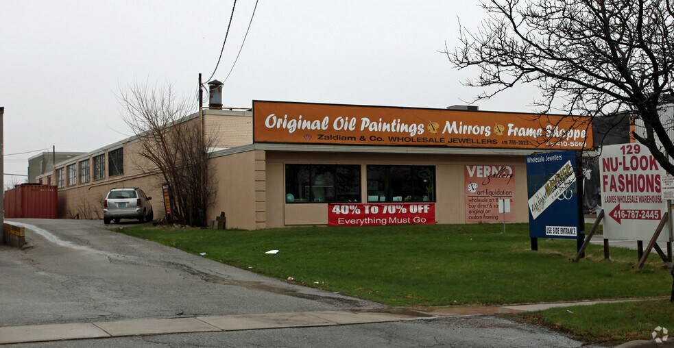 129 Cartwright Ave, Toronto, ON M6A 1V4