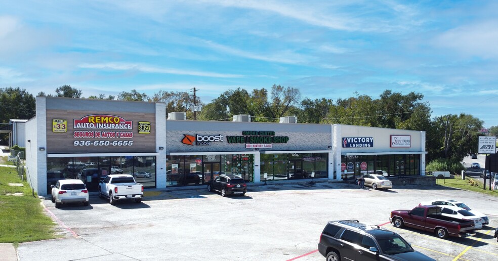 1601-1607 11th St, Huntsville, TX for lease - Primary Photo - Image 1 of 2