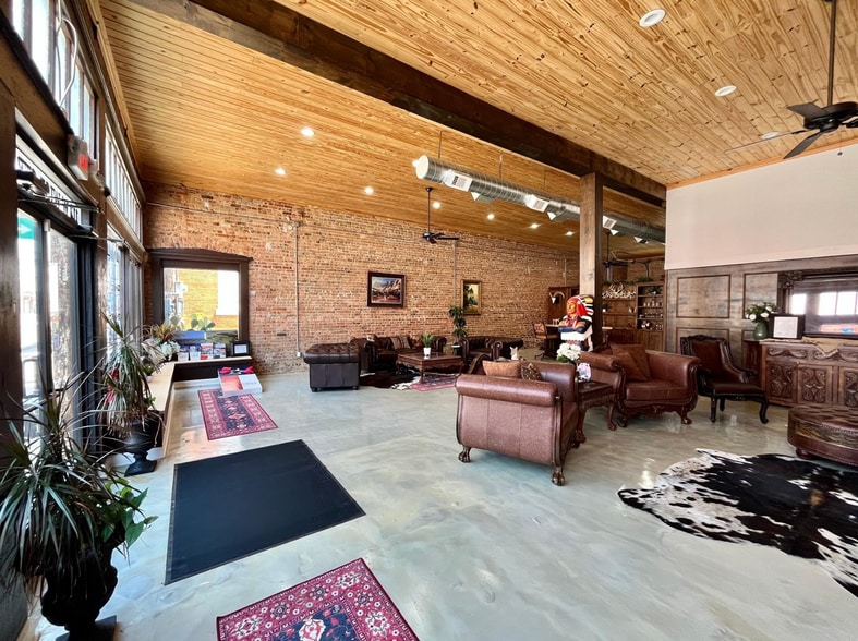 112 W Wise St, Bowie, TX for sale - Building Photo - Image 3 of 13