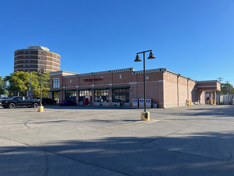 2625 W National Ave, Milwaukee, WI for lease - Building Photo - Image 1 of 4