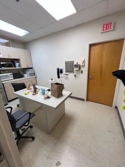 7666 Fullerton Rd, Springfield, VA for lease - Building Photo - Image 3 of 15