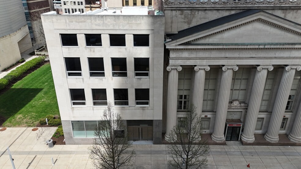 241 N Superior St, Toledo, OH for sale - Building Photo - Image 2 of 7