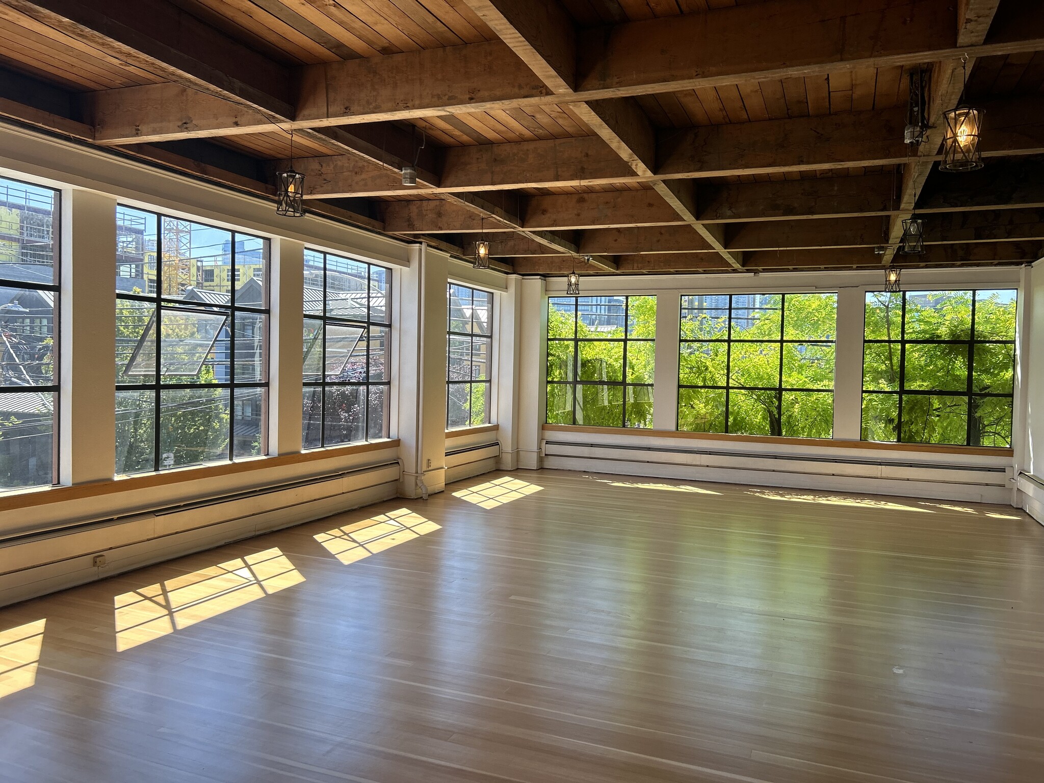 701 6th Ave N, Seattle, WA for lease Interior Photo- Image 1 of 6