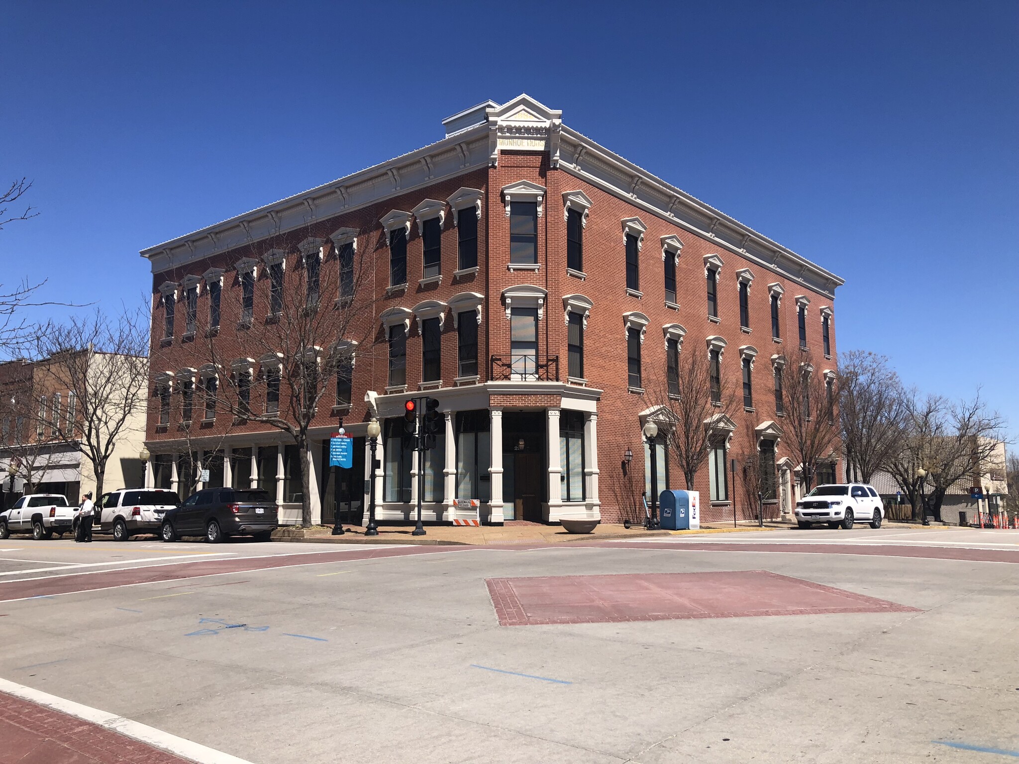 235 E High St, Jefferson City, MO for lease Building Photo- Image 1 of 19