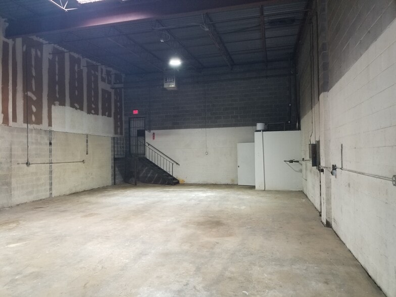619 Hampton Park Blvd, Capitol Heights, MD for lease - Building Photo - Image 2 of 10