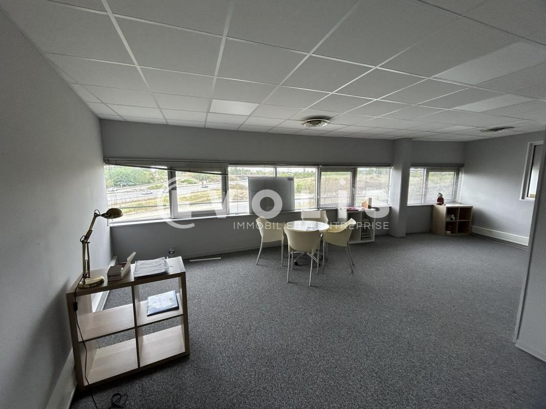 Office in Mérignac for lease Interior Photo- Image 1 of 6
