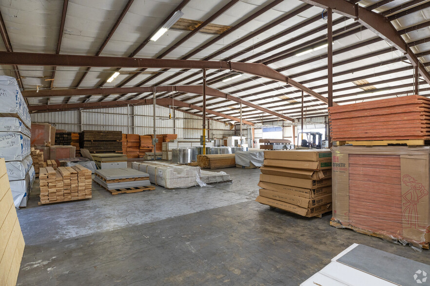 7818 Depot Ln, Tampa, FL for lease - Building Photo - Image 3 of 19