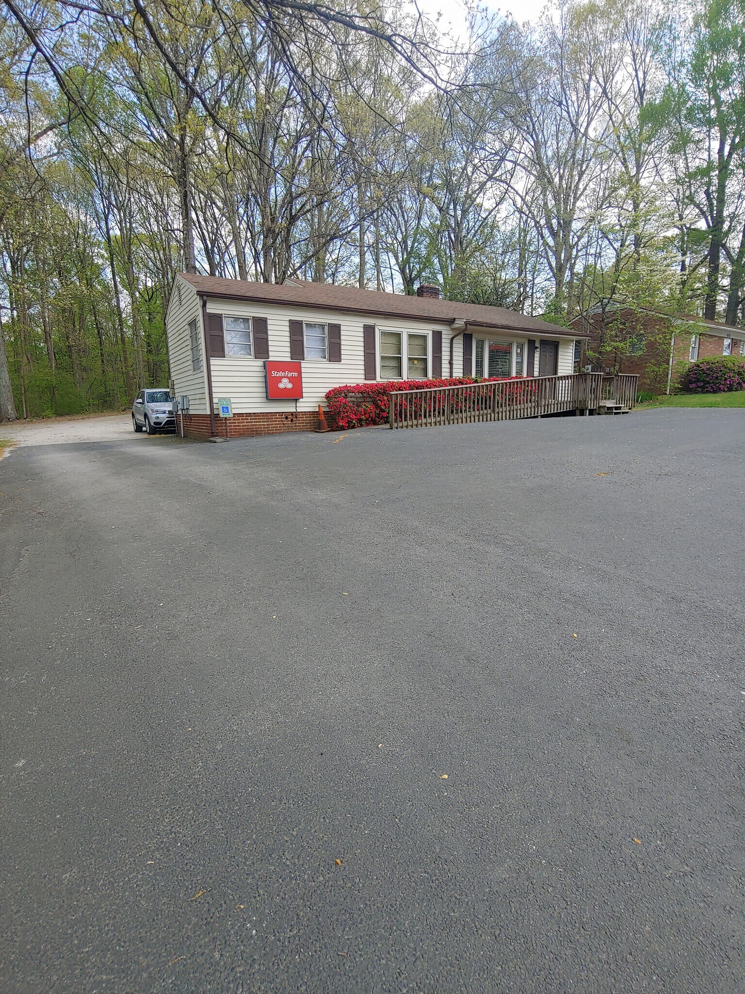 812 Eastchester Dr, High Point, NC for sale Building Photo- Image 1 of 1